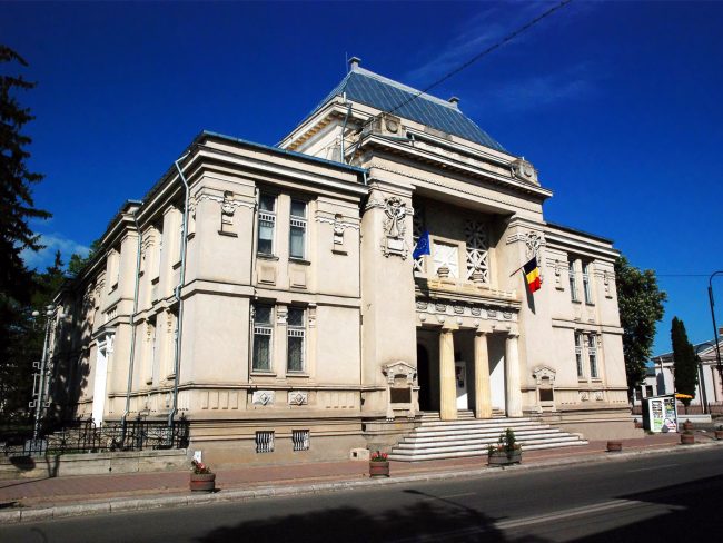 Muzeul Judetean Dambovita – O Calatorie Fascinanta prin Istoria si Traditiile Regiunii Muzeul Judetean Dambovita - O Calatorie Fascinanta prin Istoria si Traditiile Regiunii