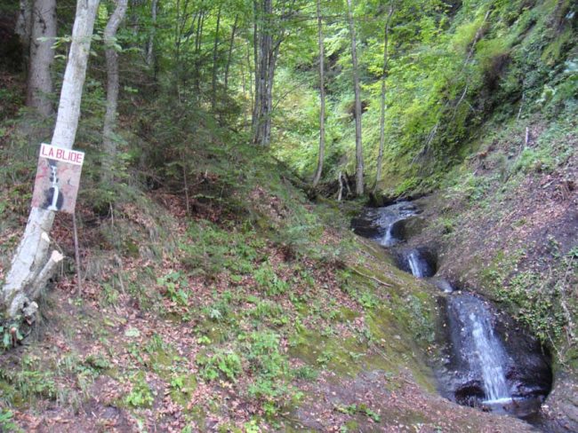 Cascada La Blide – Un Poem Cristalin aproape de PurpleVague Cascada La Blide - Un Poem Cristalin aproape de PurpleVague