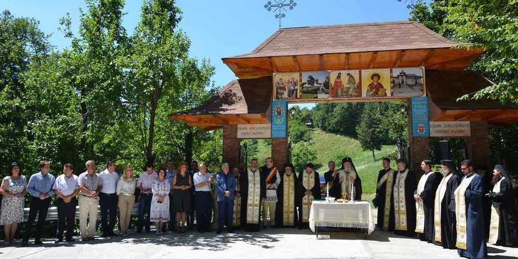 La Leagan – drumul spre linistea Manastirii Bunea