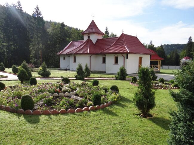 Descopera Manastirea Runcu - Sanctuar de Liniste Interioara si Pace Sufleteasca