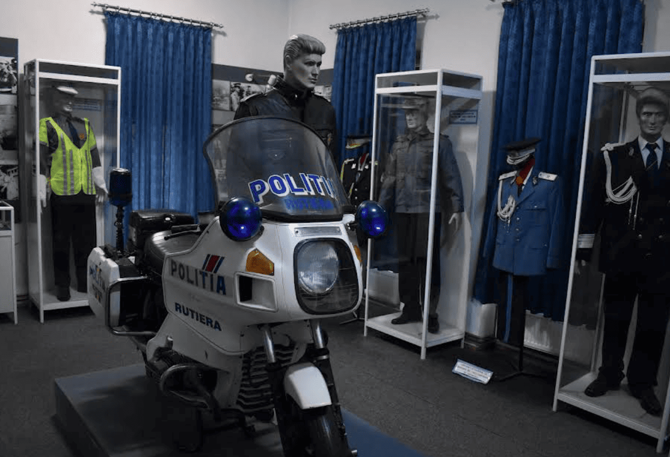 Muzeul Politiei Romane - De la Uniforme Istorice la Tehnologii Moderne de Investigatie
