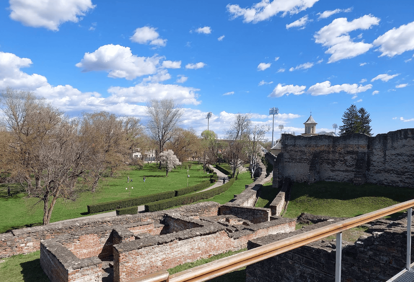 Parcul Chindia - Refugiu Verde langa Simbolurile Istorice ale Targovistei