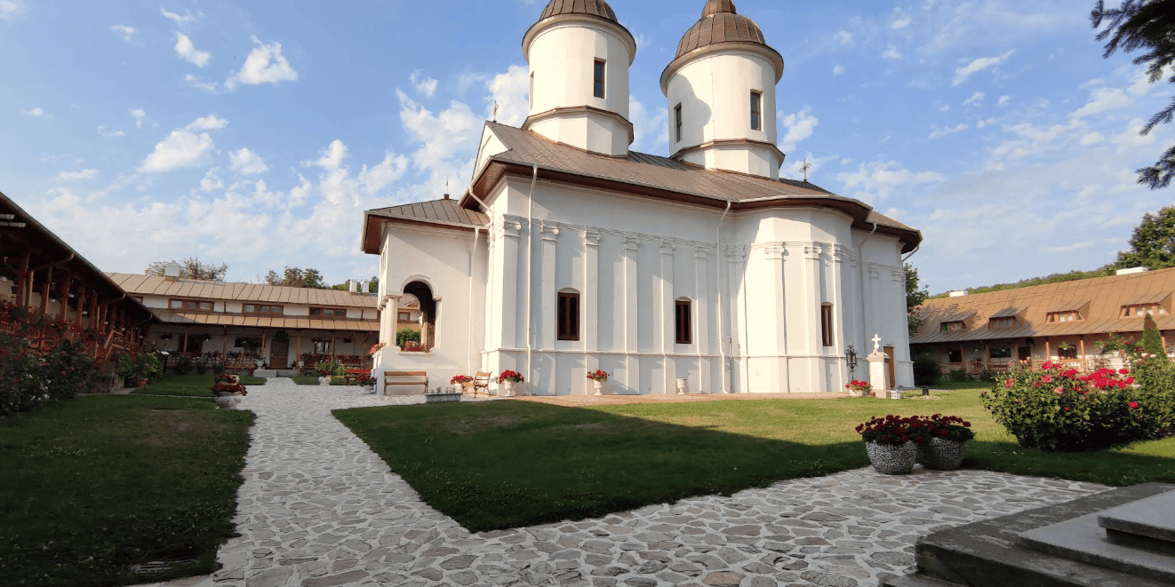 Calatorie Spirituala la Manastirea Viforata - Sanctuar Montan pentru Suflet