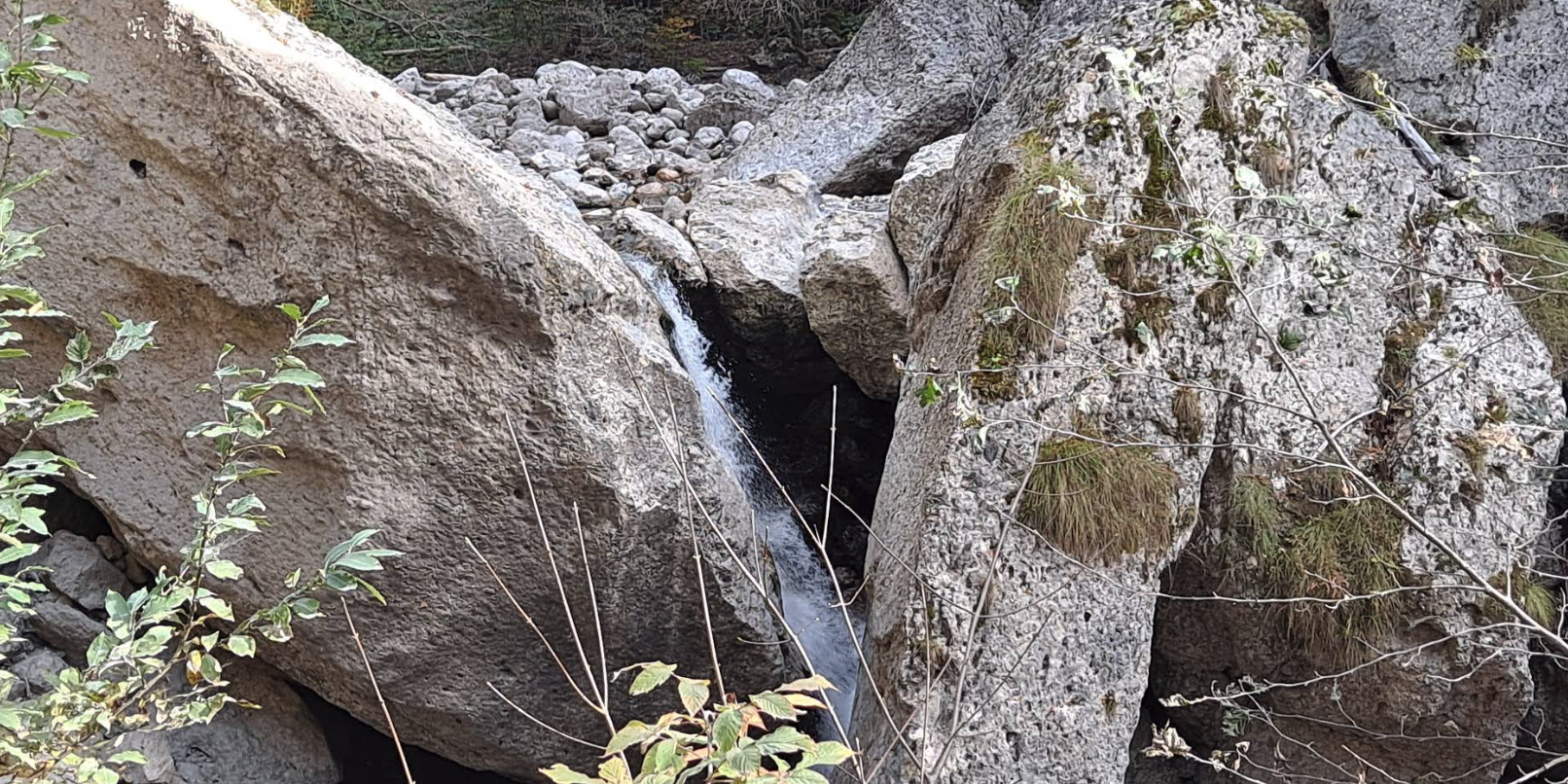 Cascada Caprioara - Tablou Viu in Inima Padurii