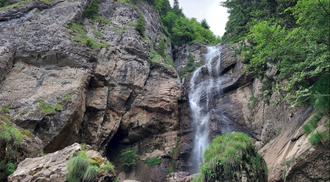 Cascadele Vanturis - Bijuterie Ascunsa a Traseelor Turistice din Valea Prahovei